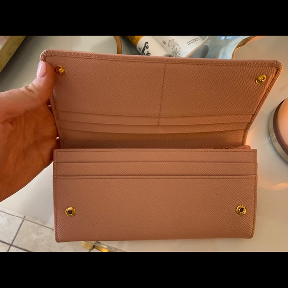 Prada wallet with bow - Picture 2 of 5